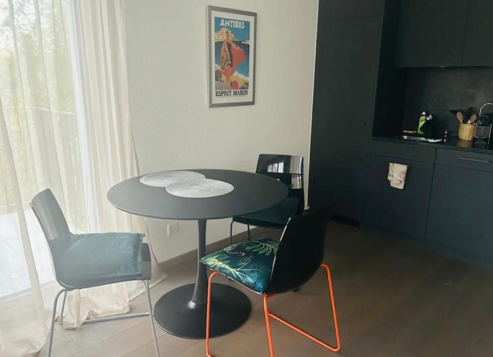 Cozy Home In Zurich Extérieur photo
